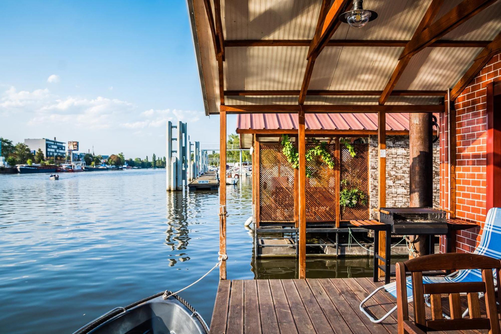 Houseboat Benjamin - Houseboats Benjamin & Franklin Hotel ปราก ภายนอก รูปภาพ